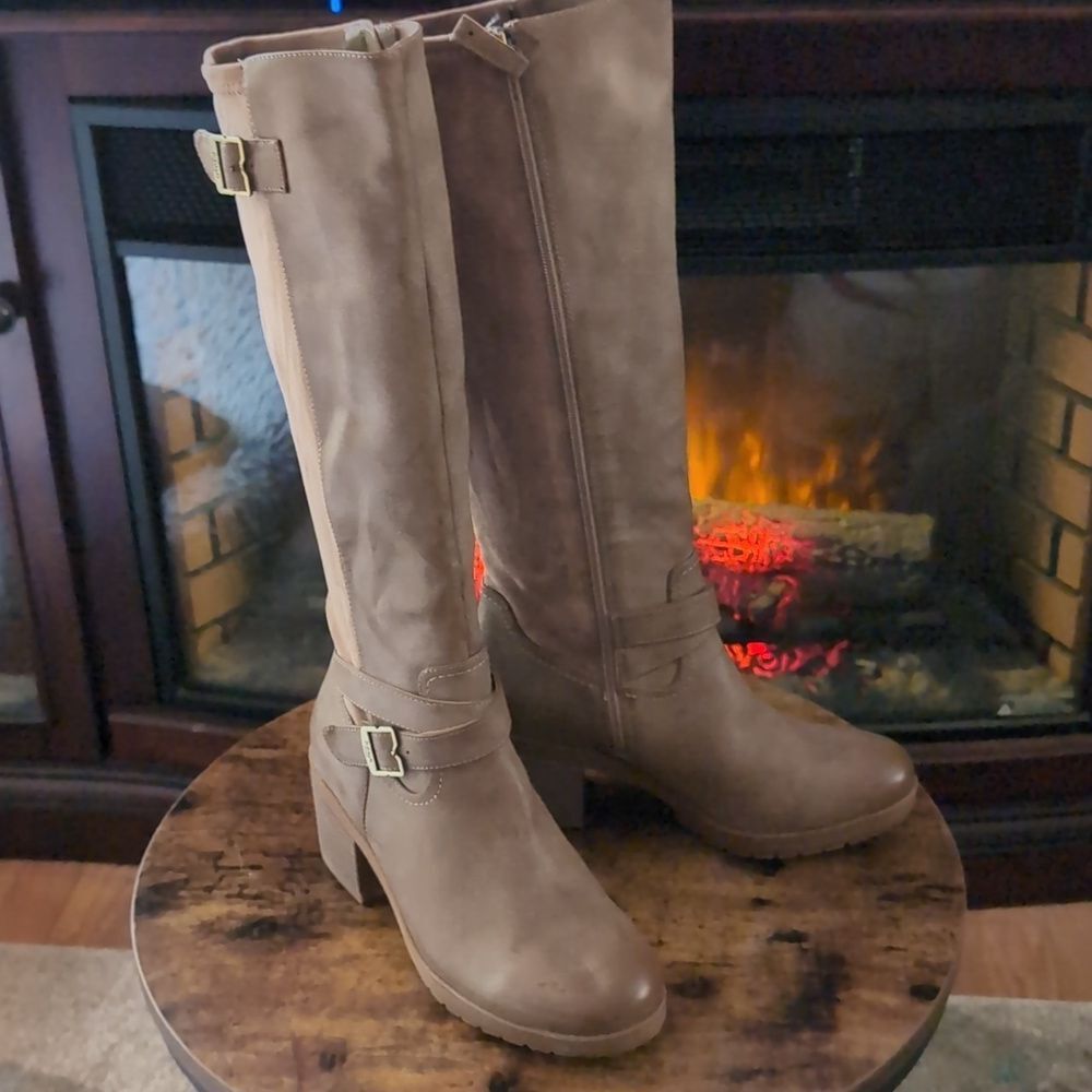 Dr. Scholl's Tan Heeled Boots